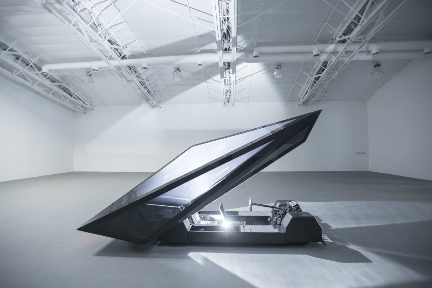Lo-Res Car Sculpture por United Nude