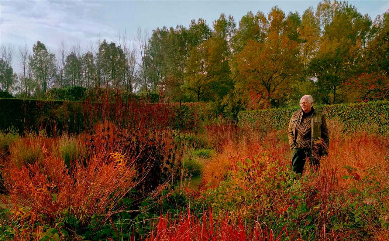 "Como jardinero, me emociona la primavera; es más que la estación de las flores para mí, es la energía que sientes cuando la vida vuelve a la tierra", afirma el paisajista. 
