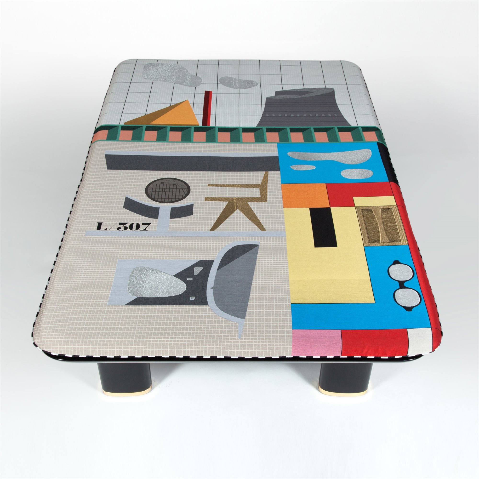 Mesa inspirada en Le Corbusier creada para la Galeria Kreo por Doshi Levien