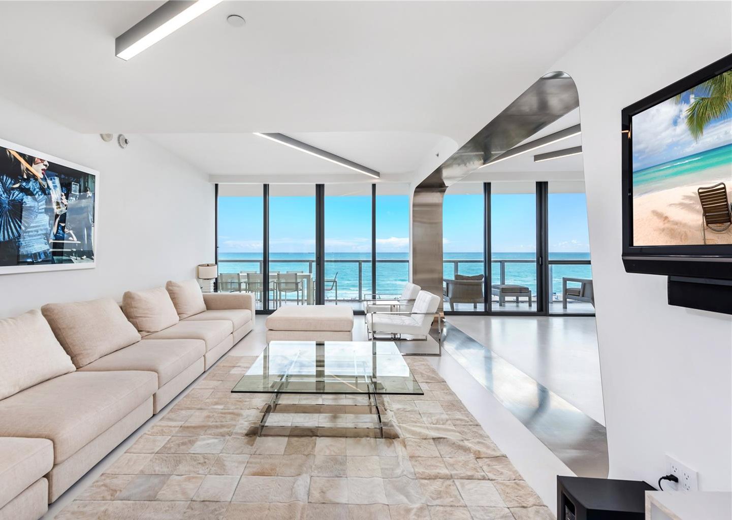 salon sofa zaha miami