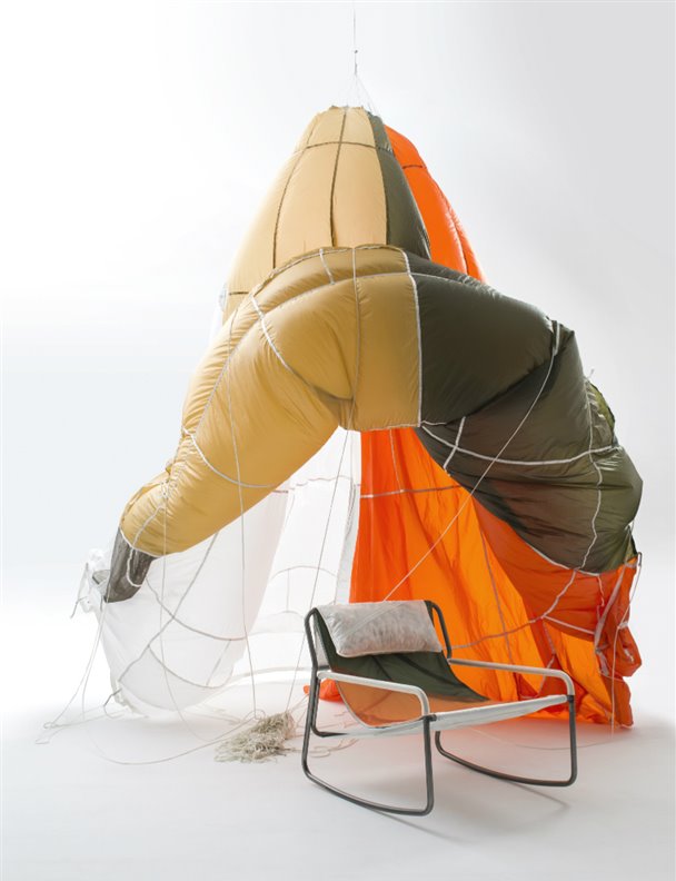 ¿Tendrías en casa un sillón fabricado con lo que antes fue un paracaídas?