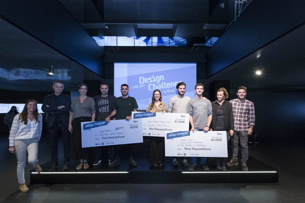 Los ganadores y los miembros del jurado del Roca One Day Design Challenge de 2018. 