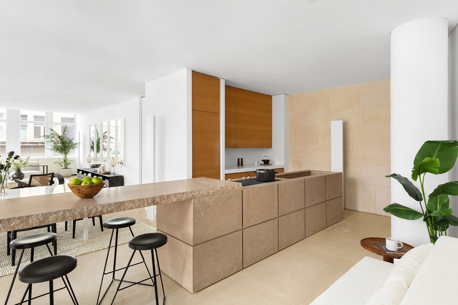 cocina loft de kanye west y kim kardashian diseñado por Claudio Silvestrin Architects.