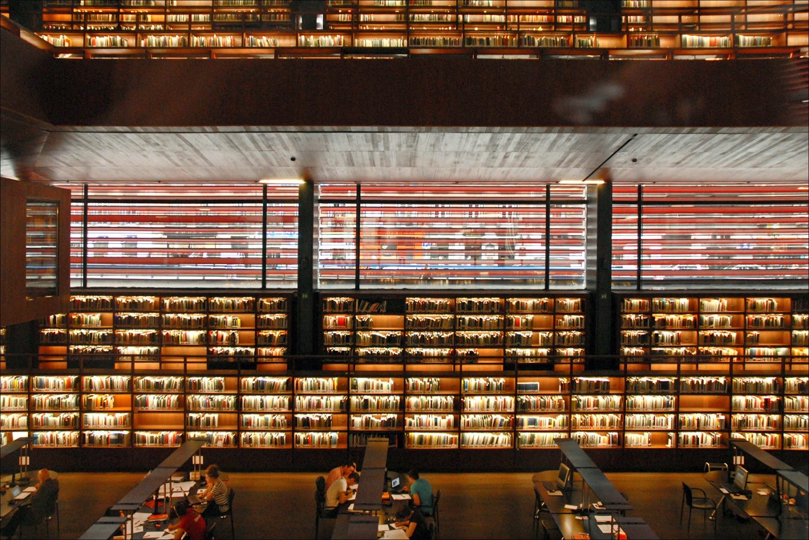 Biblioteca del Museo Reina Sofía en Madrid por Jean Nouvel 