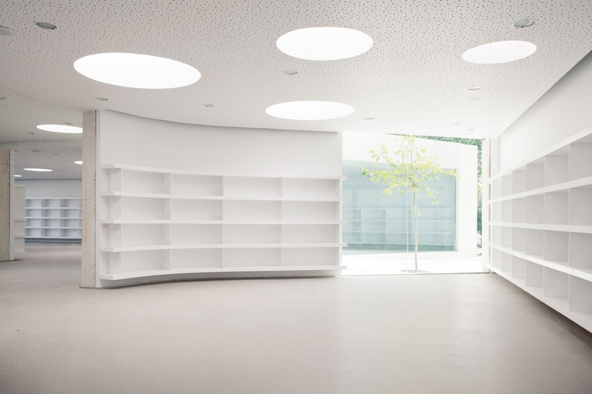 Biblioteca Sant Josep en Ontinyent Valencia de Ramón Esteve 