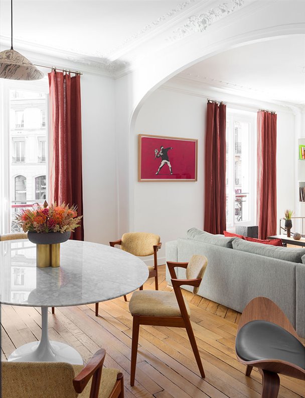 El arte urbano se cuela en este apartamento en el barrio más de moda de París