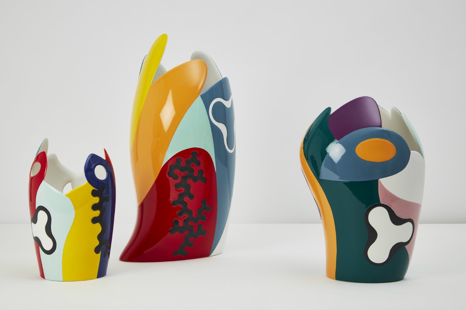 Sinuoso vase de Alessandro Mendini para Maison Matisse 