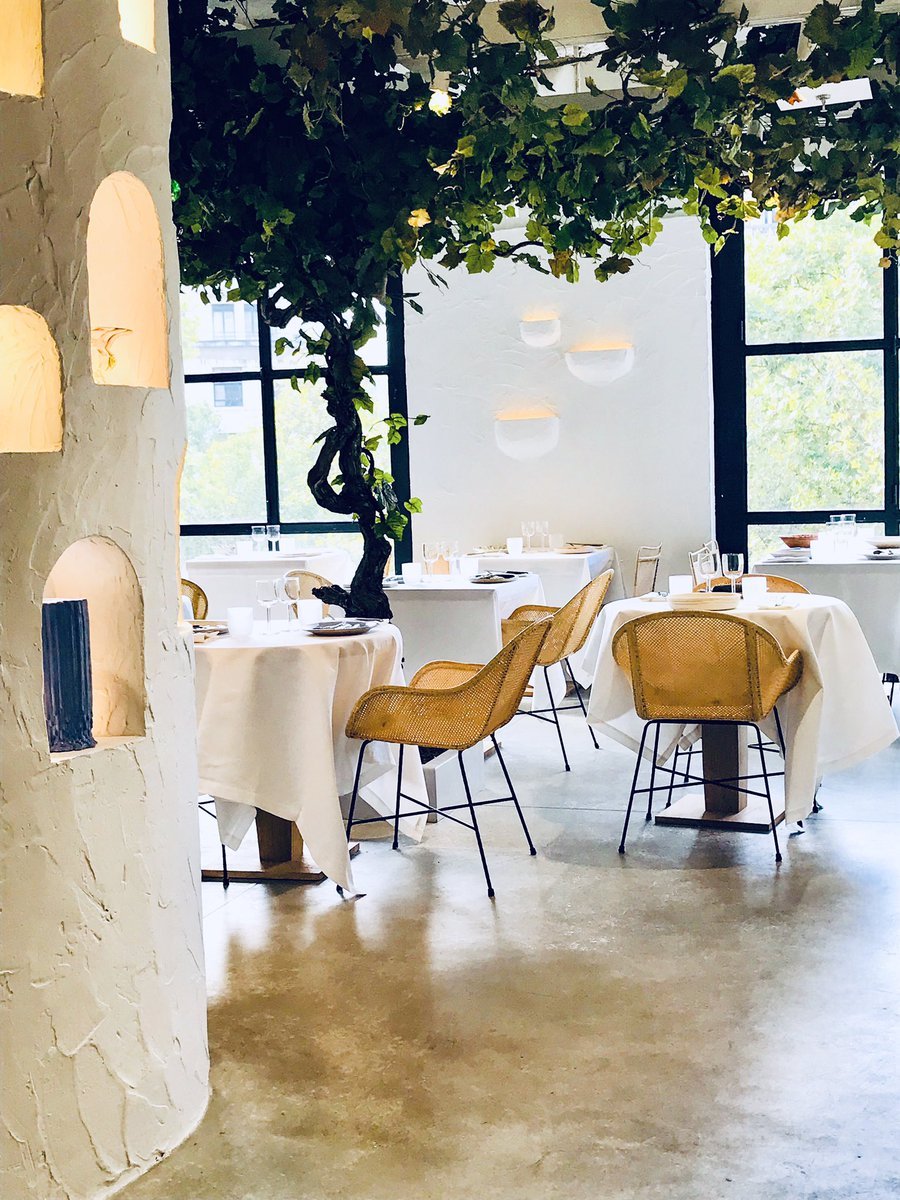 Restaurante Oursin en Paris de Jacquemus 