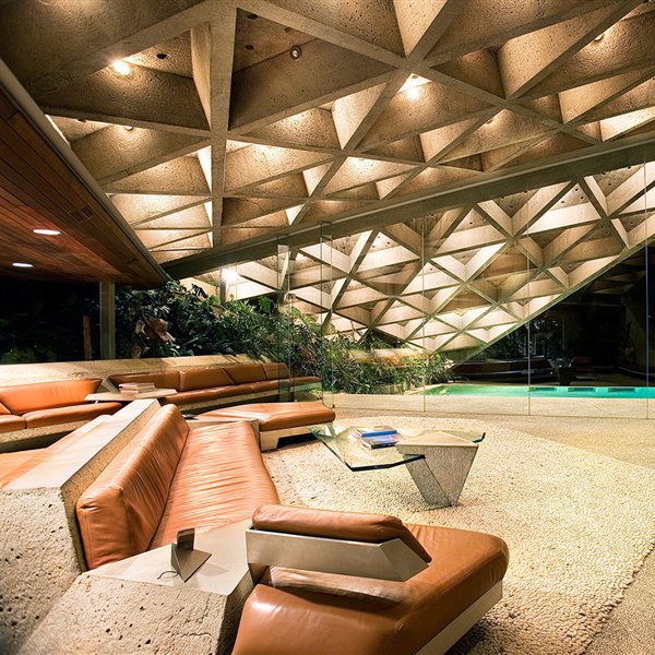 Así es la famosa casa diseñada por John Lautner en la que Lady Gaga y David Beckham se han "citado"