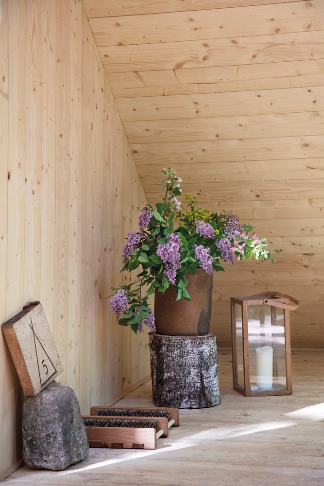 decoracion de una habitacion en el hotel rural en Suecia Stedsans in the woods 
