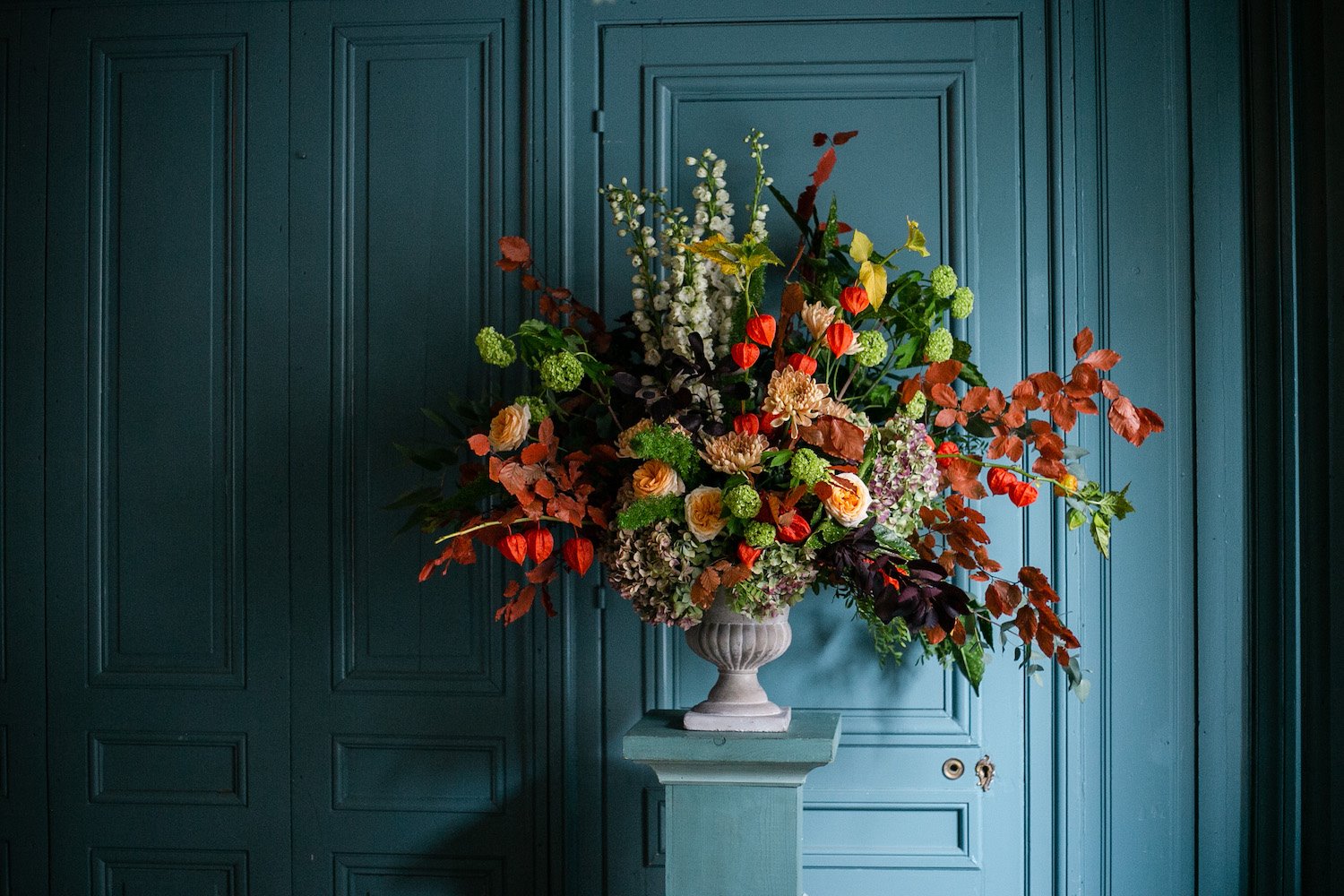 CÓMO DECORAR CON FLORES Y RAMAS DE OTOÑO