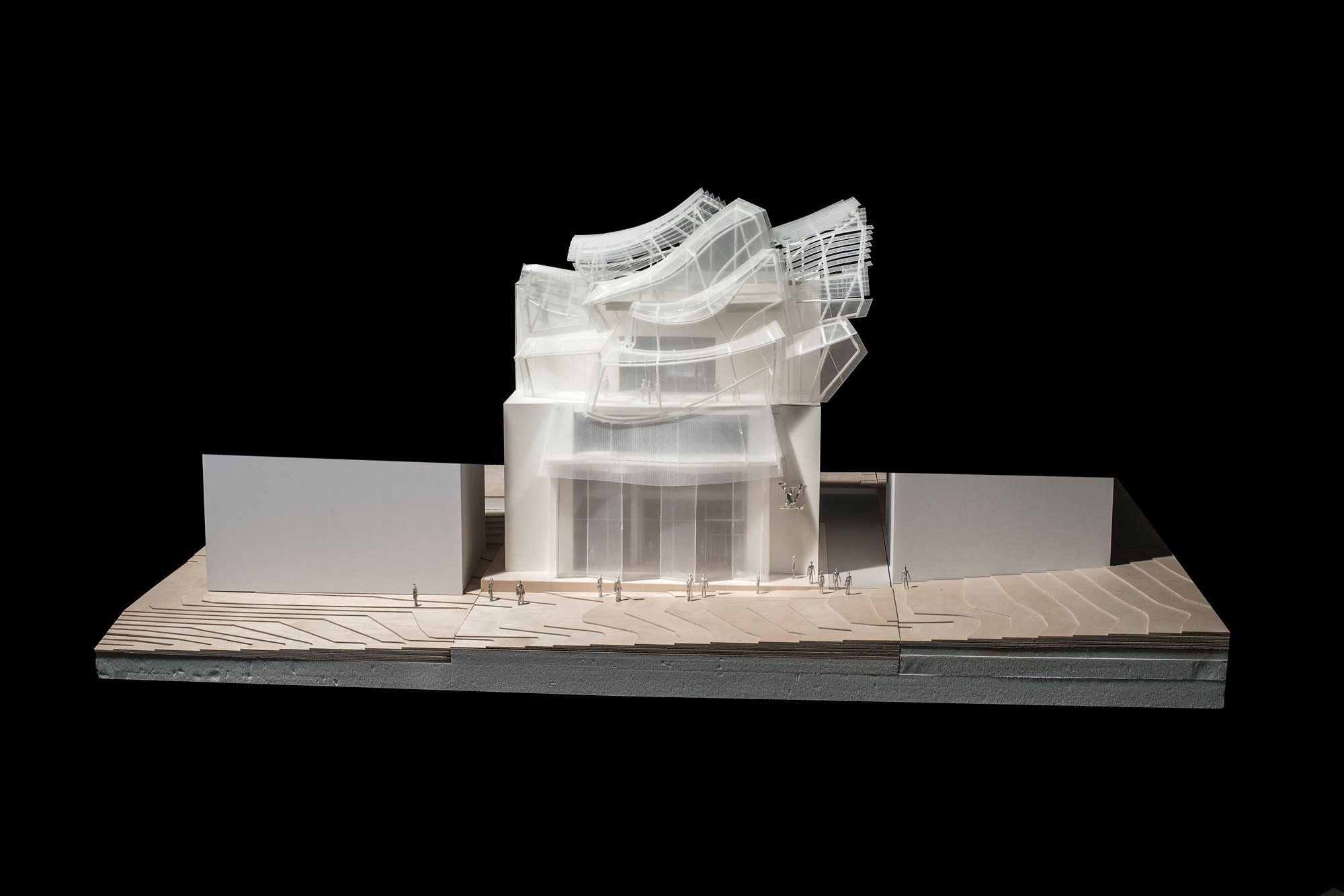Gehry-Partners 2017-05-2017 LV-Seoul 1-to-50-scale-model Main-Elevation