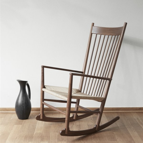 Estamos de cumpleaños: la icónica mecedora J16 de Hans J. Wegner sopla 75 velas