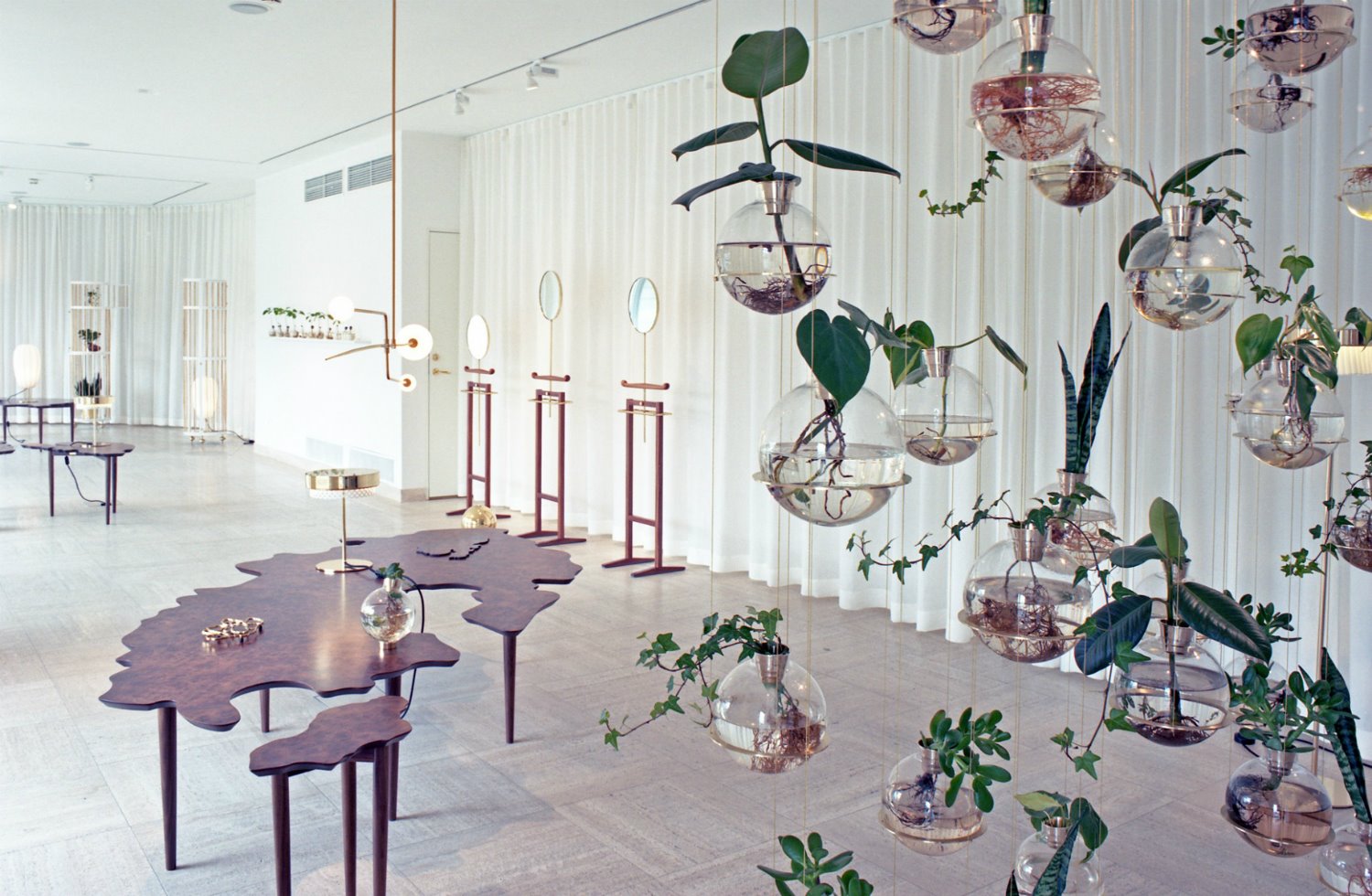 To Be Perfectly Frank de Michael Anastassiades para Svenskt Tenn