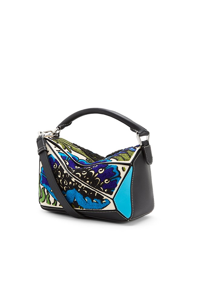 bolso-de-la-coleccion-inspirada-en-William-de-Morgan-de-Loewe