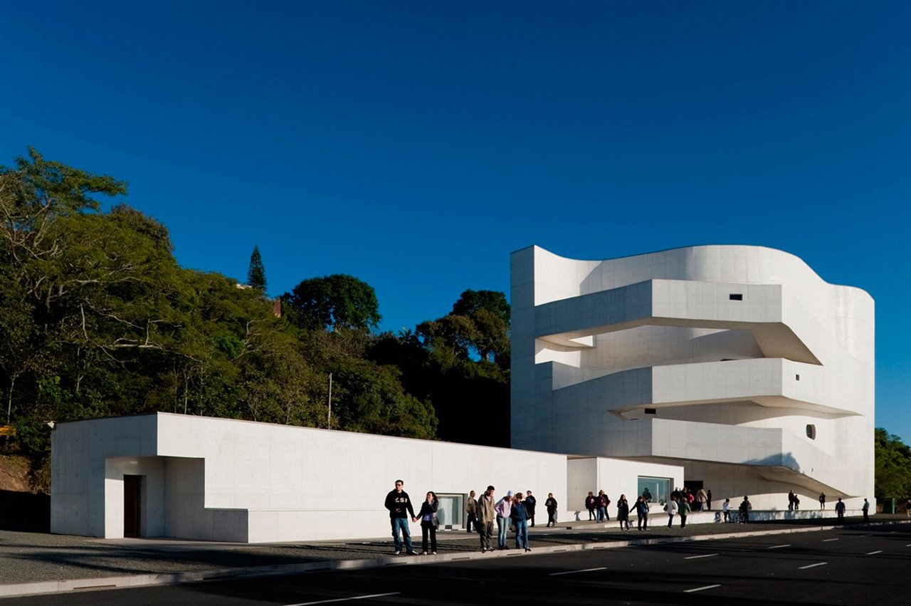 La Fundación Iberê Camargo, en Porto Alegre, fue terminada en 2008. 