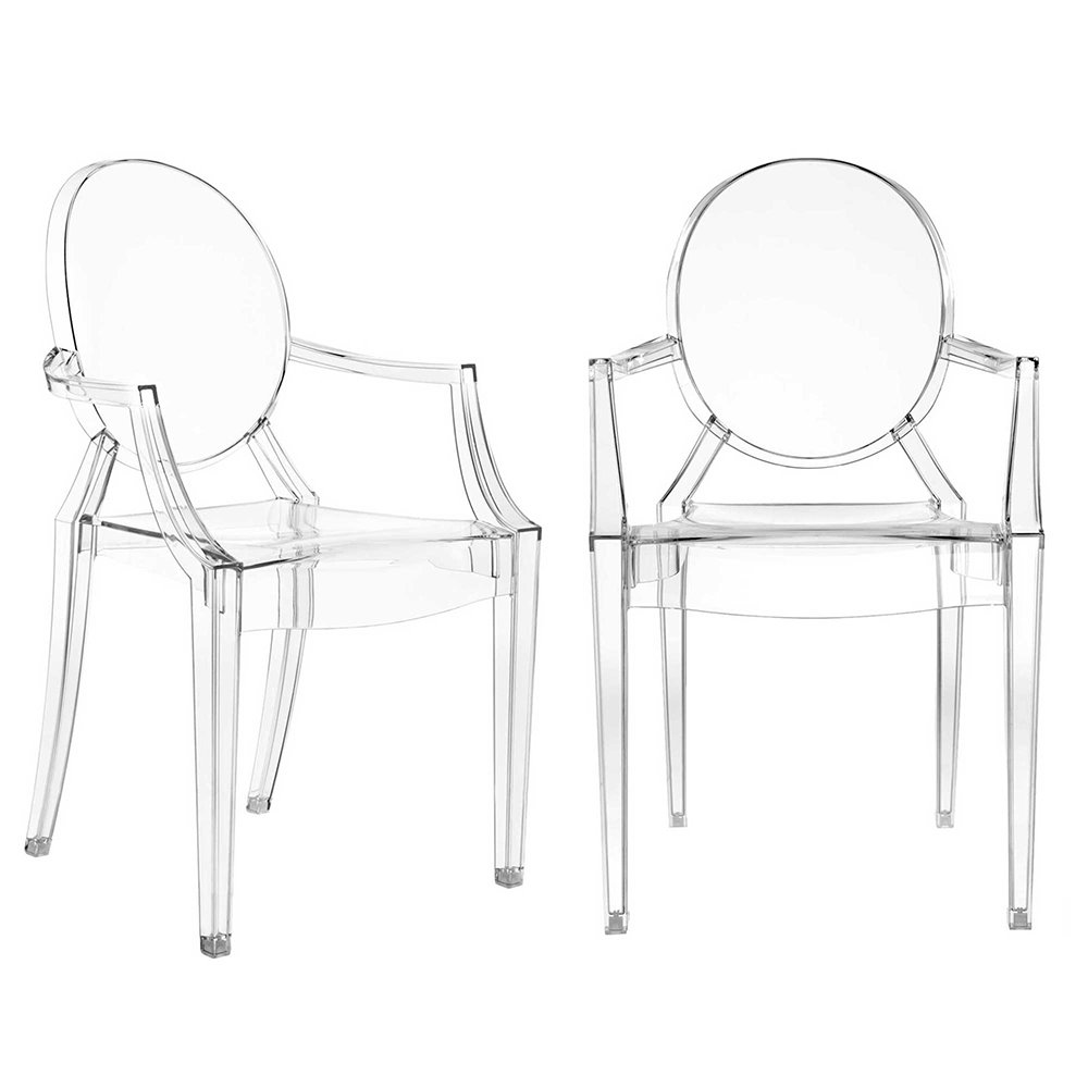 La Louis Ghost es una adaptación moderna del diseño original barroco de Louis XVI. El acabado fantasma se debe a su transparencia.