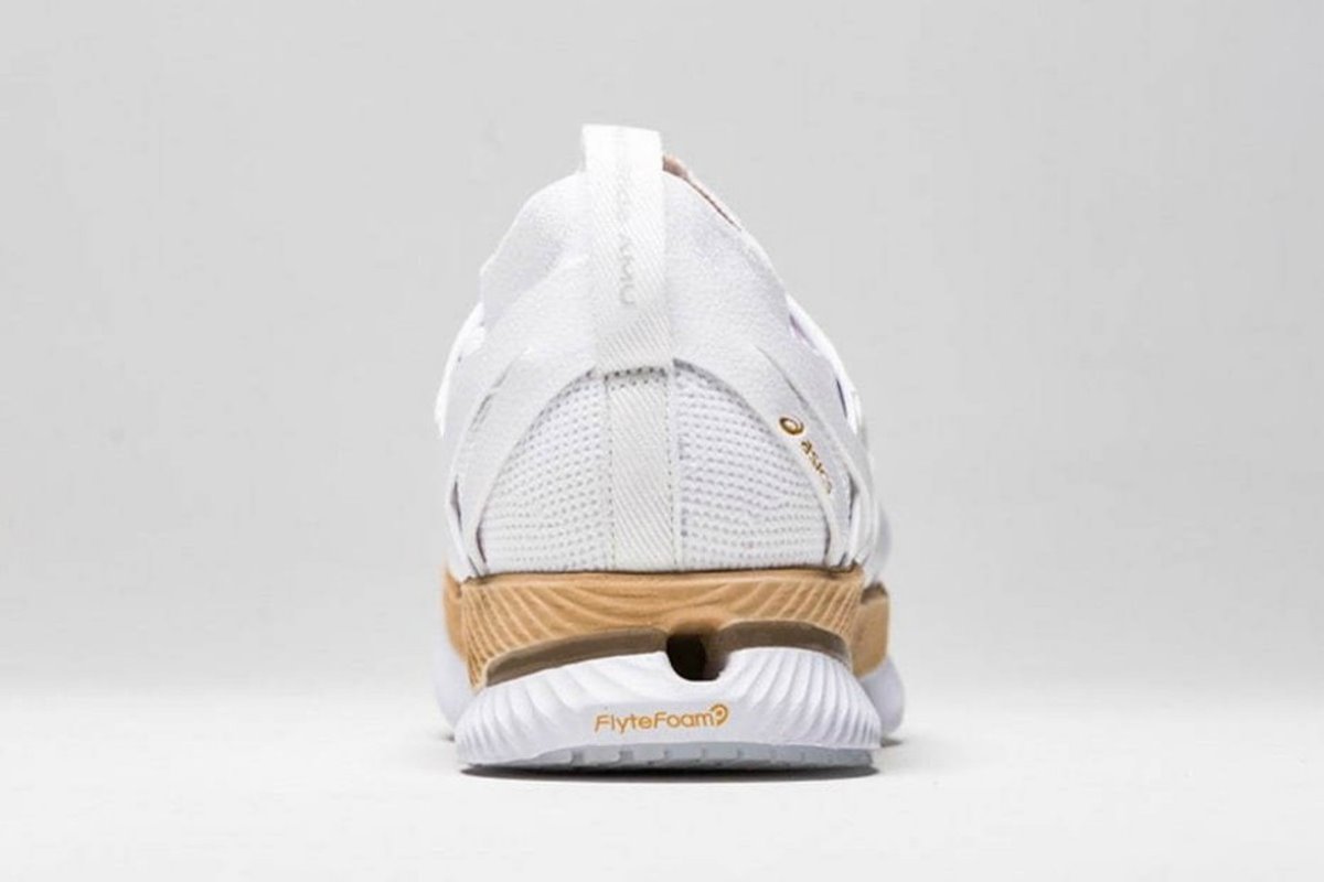 Kuma ha empleado una técnica tradicional japonesa de elaboración de bambú llamada 'yatara' para esta colaboración con Asics. 