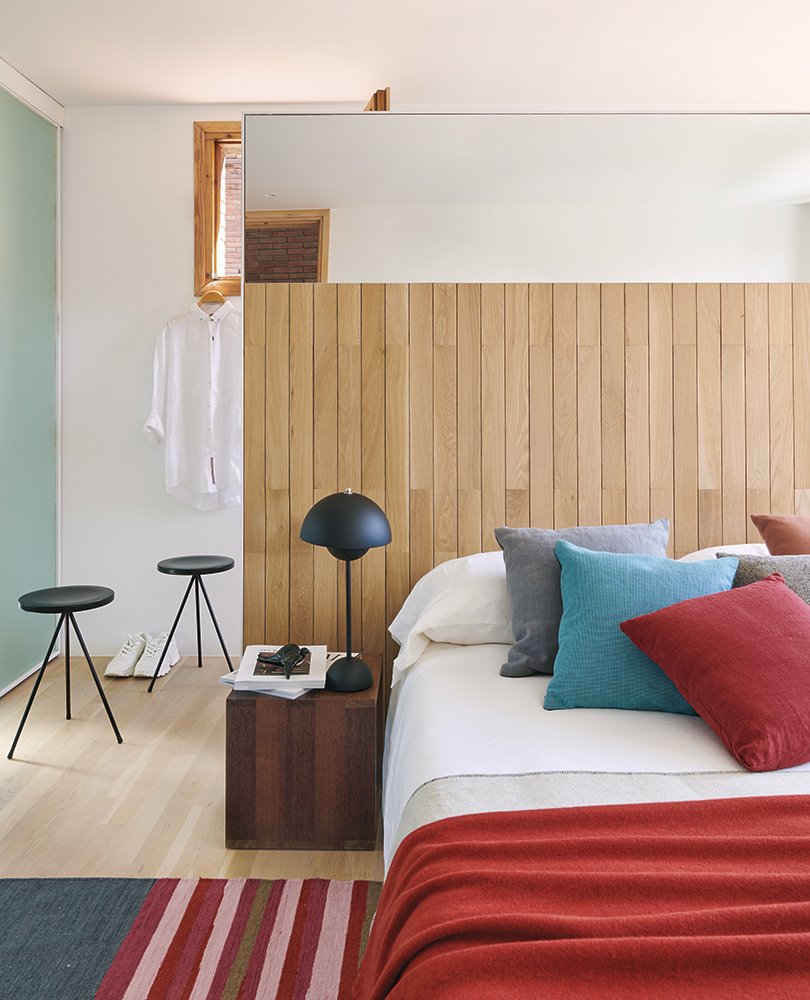 dormitorio-en-la-casa-de-Sant-Just-Desvern-con-reforma-de-Tomas-Lopez