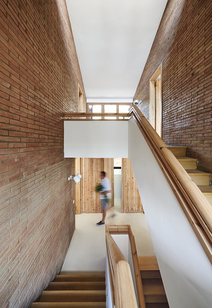 escaleras-en-la-casa-de-Sant-Just-Desvern-con-reforma-de-Tomas-Lopez