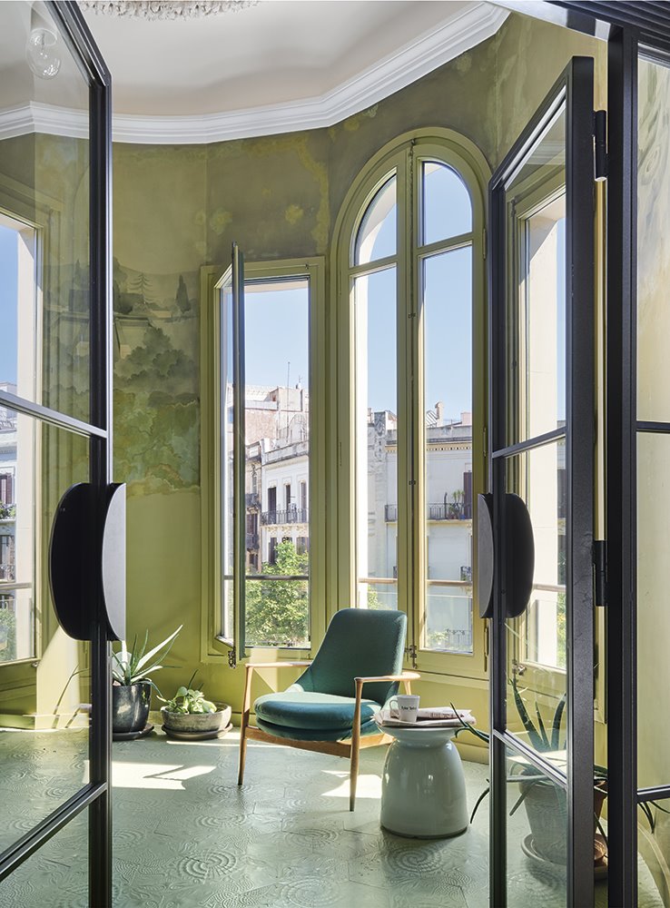 galeria-en-el-piso-del-ensanche-de-Barcelona-con-reforma-de-Georg-Kayser