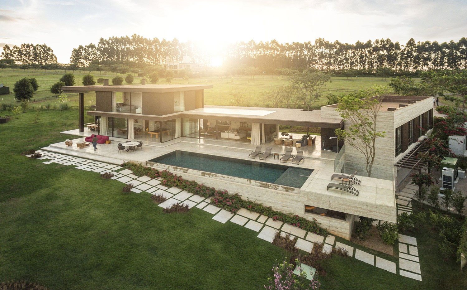 Fachada-exterior-vivienda-con-sol-en-atardecer