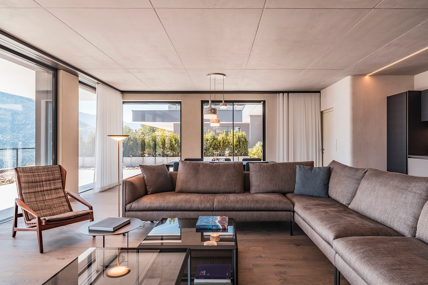 villas-privadas-Arua-con-muebles-de-Molteni