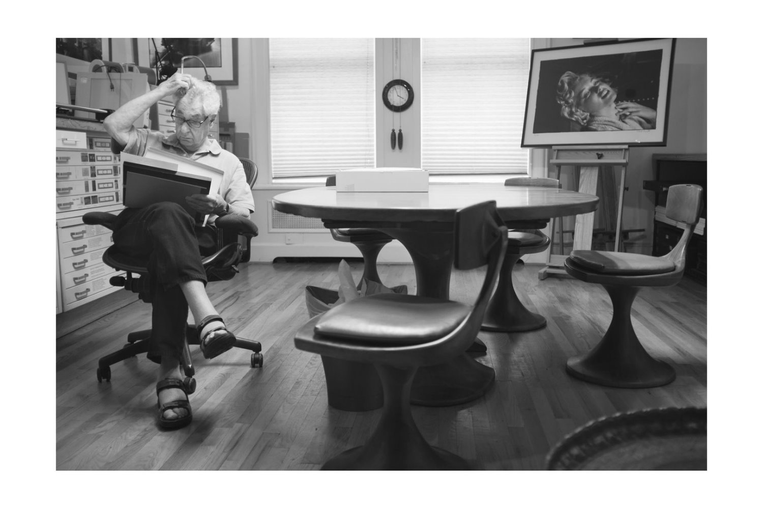 Elliott Erwitt - Silence Sounds Good Dart Festival