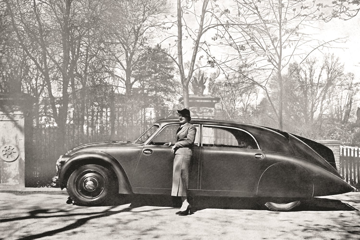 coche anuncio Tatra 77 1934