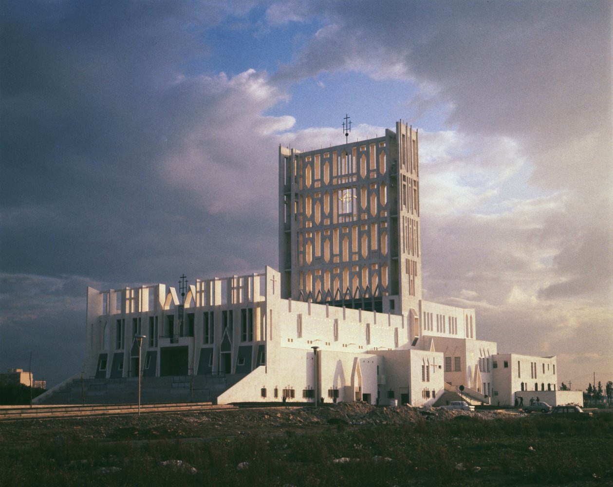 Concatedral Gran Madre di Dio Taranto 1964-70 de Gio Ponti