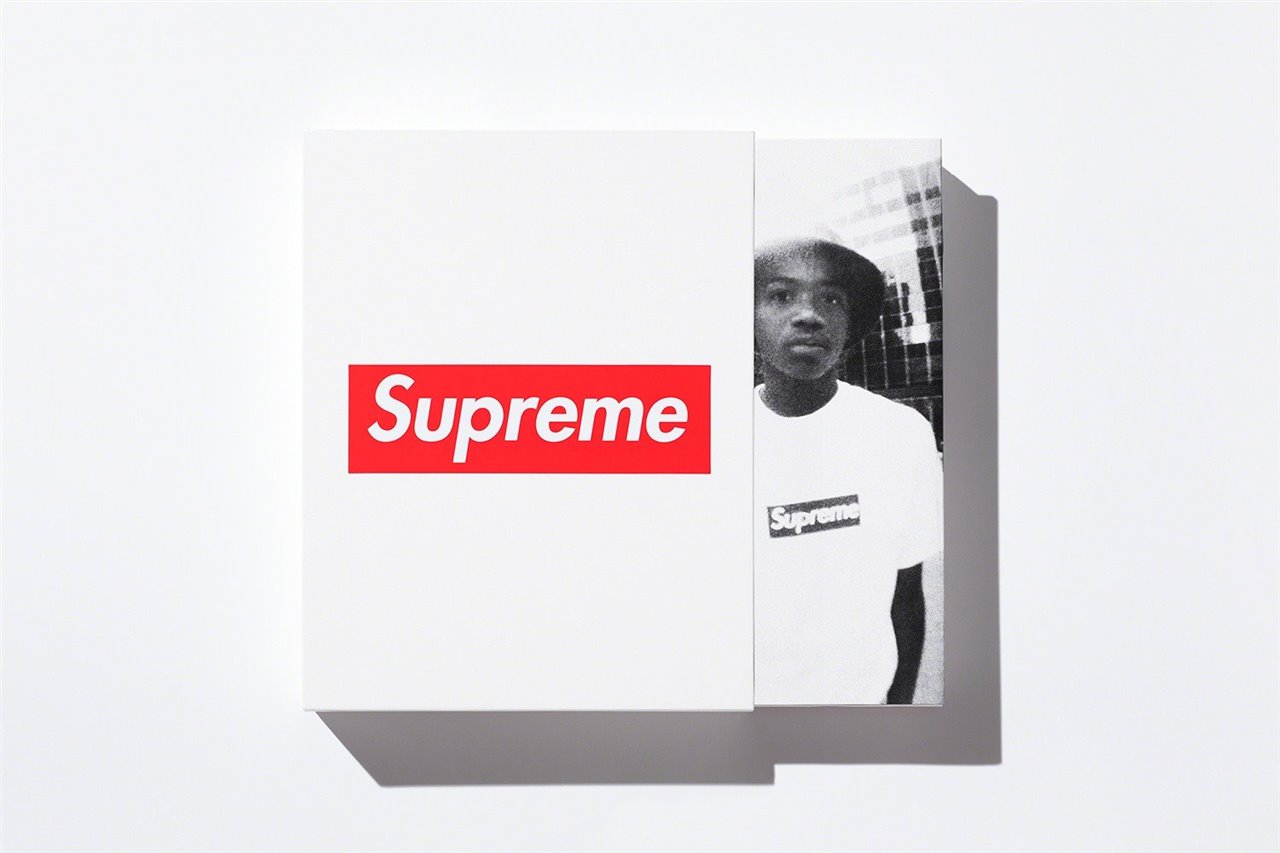 El nuevo libro de Phaidon documenta la historia visual de la marca Supreme en más de 800 imágenes. 