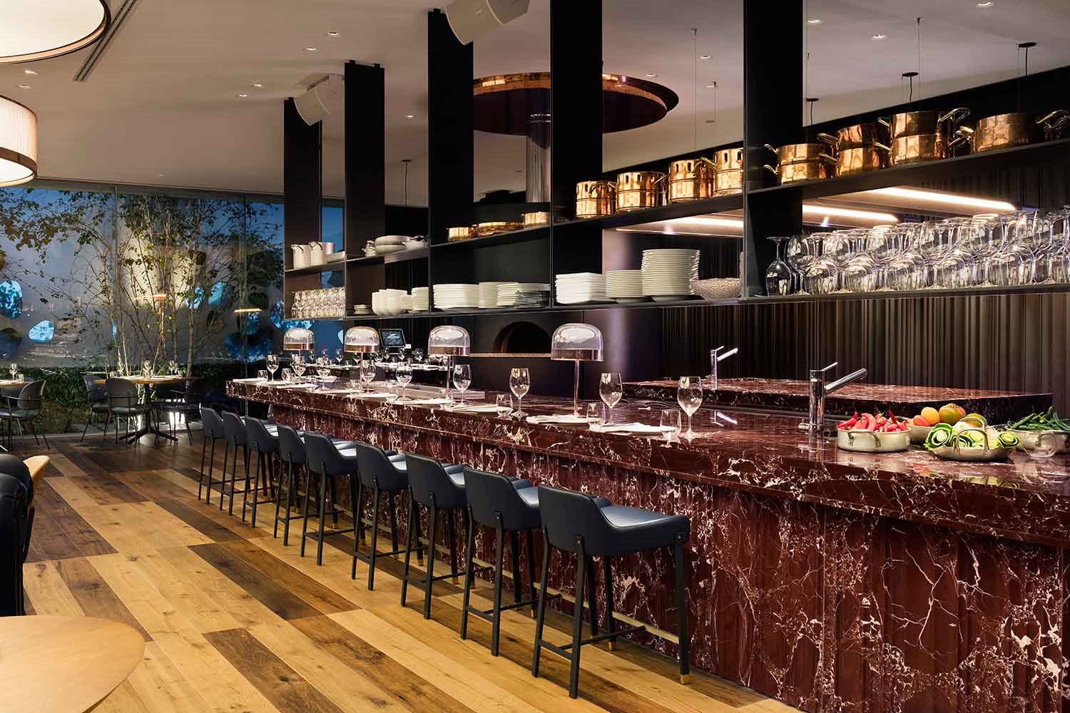 restaurante-mr-porter-barcelona-barra-taburetes