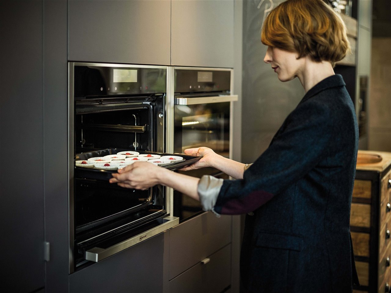 El horno con apertura Slide & Hide aprovecha al máximo el espacio y libera nuestra cocina de obstáculos.