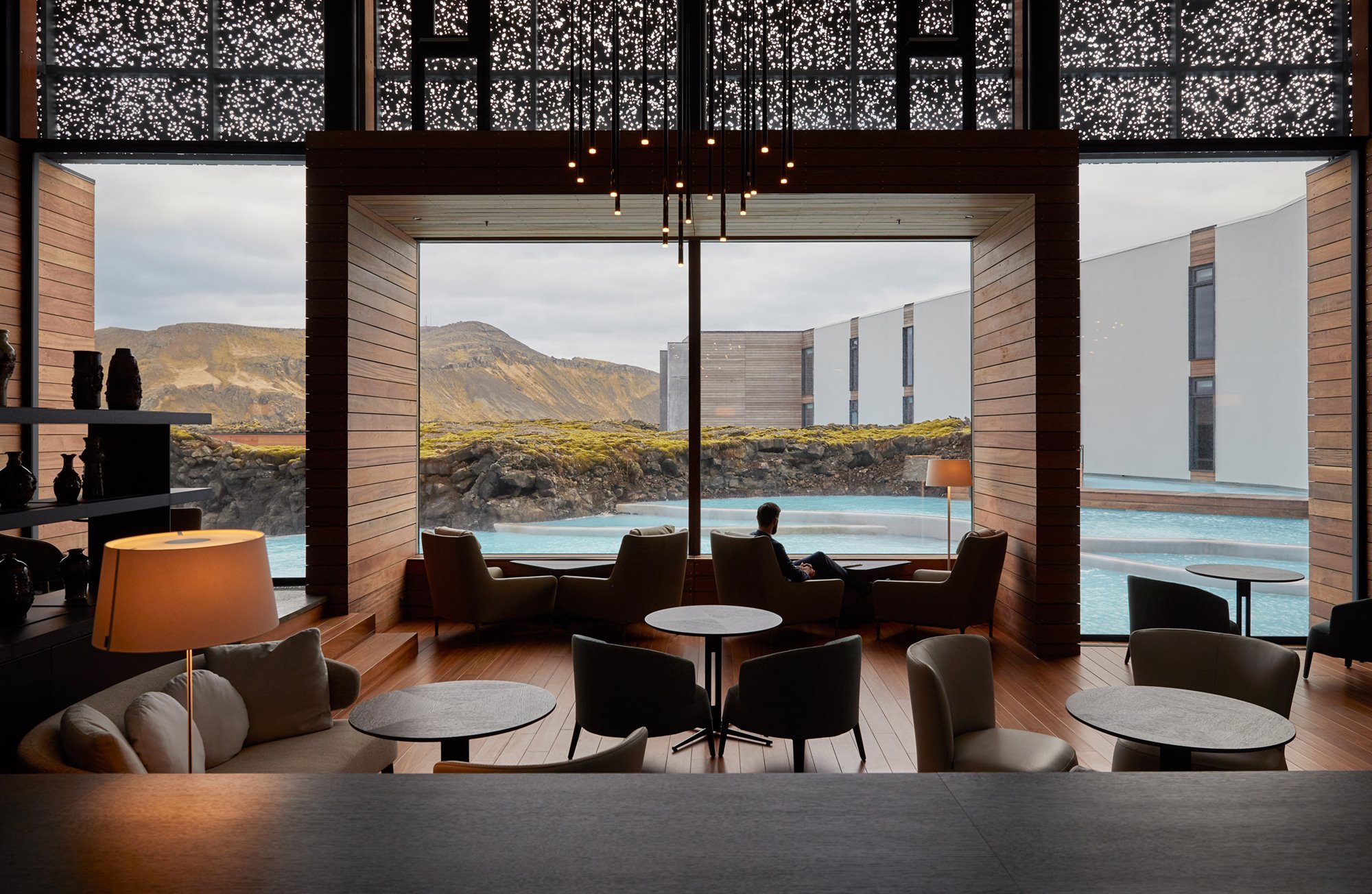 islandia blue lagoon retreat de basalt architecture hotel balneario