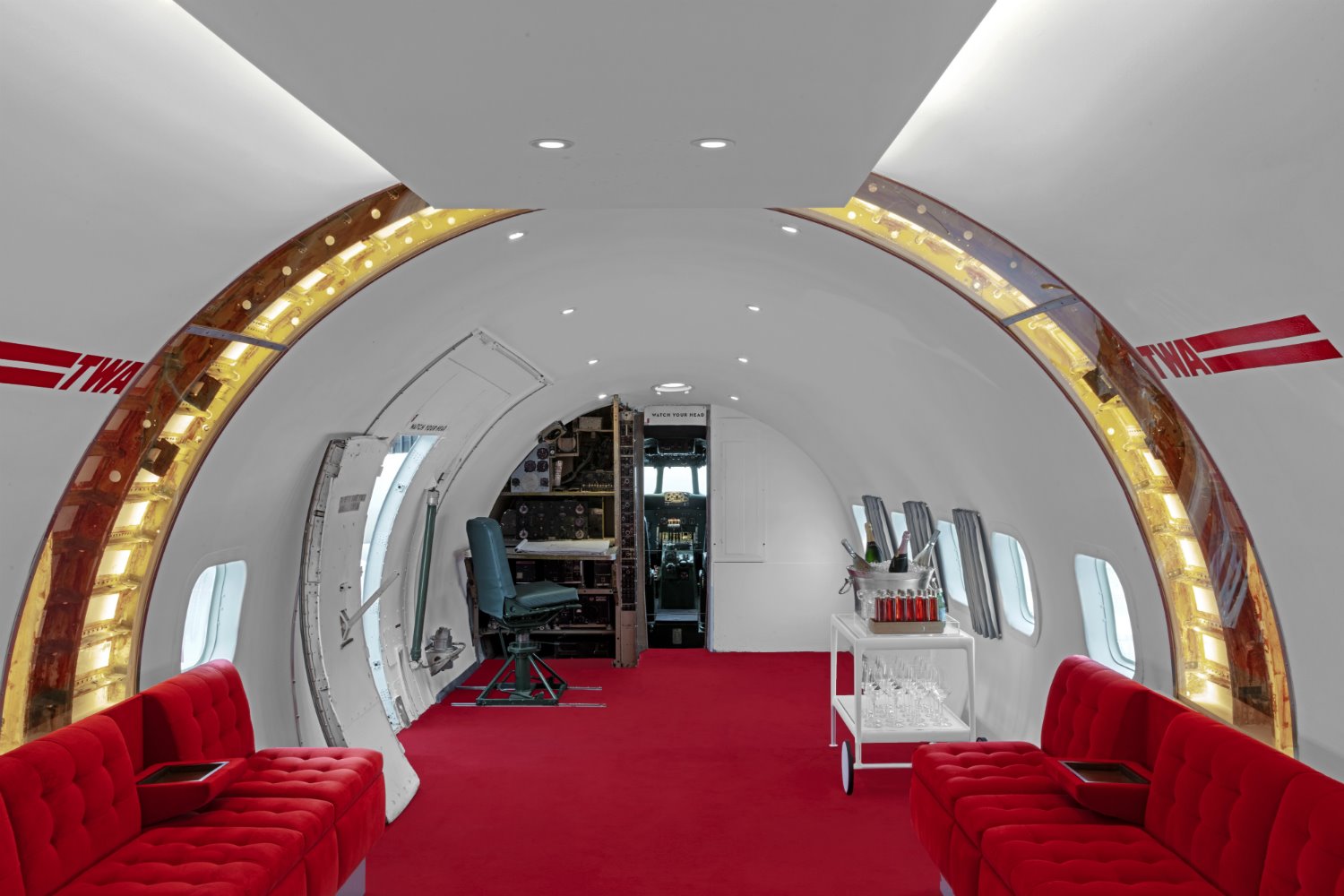 Connie Cocktail Bar en el TWA Hotel JFK Airport de Nueva York 