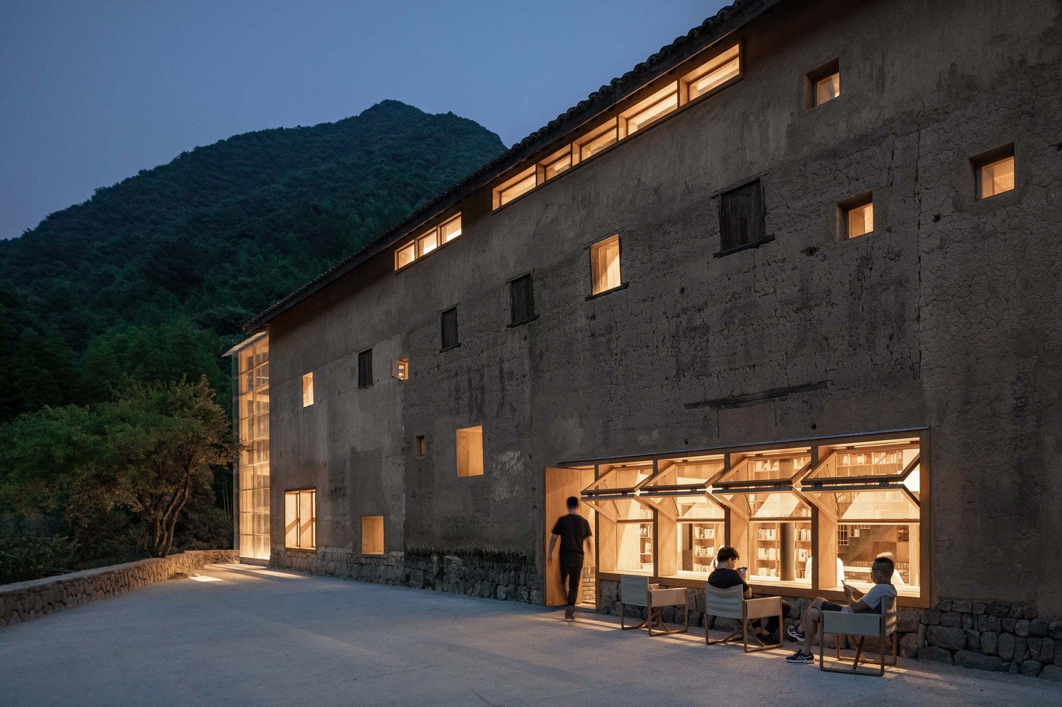 Exterior del hotel libreria de Atelier Tao C