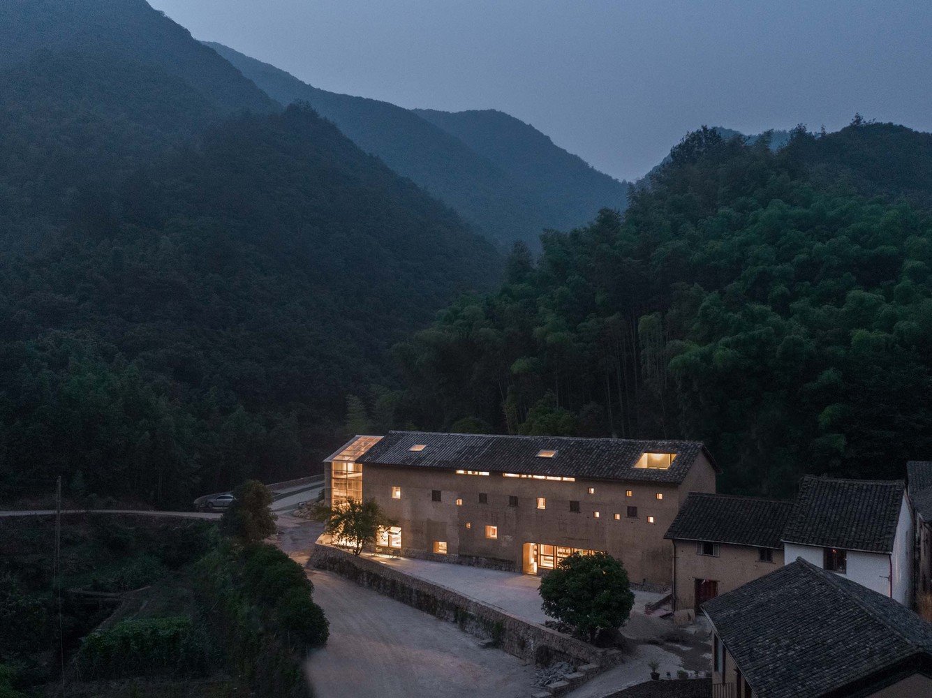 hotel en China con libreria de Atelier Tao C