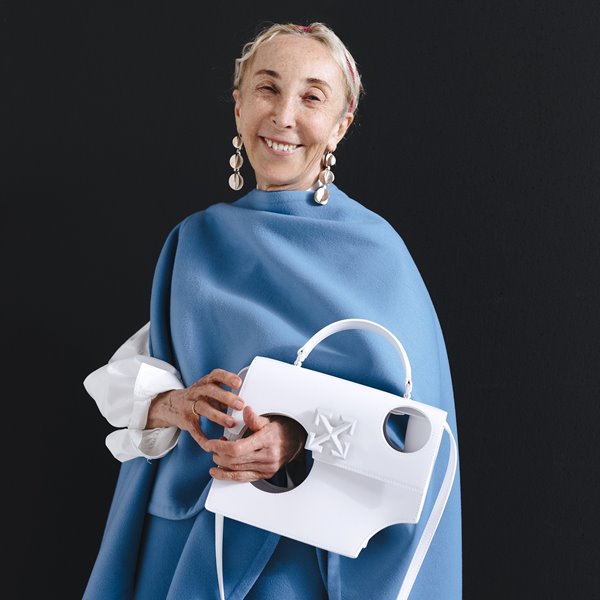 Carla Sozzani es otra de las musas en las que Virgil Abloh ha confiado para esta sesion
