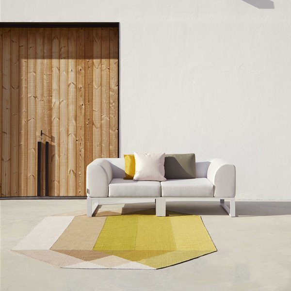 El modelo en amarillo encaja en los ambientes de colores claros y luminosos. 