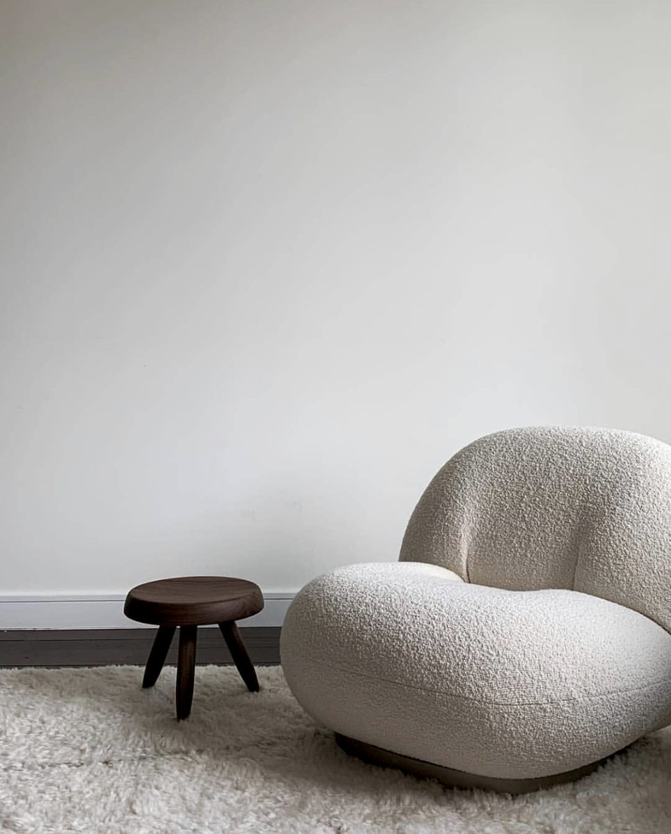 Interior con el sillón Pacha.