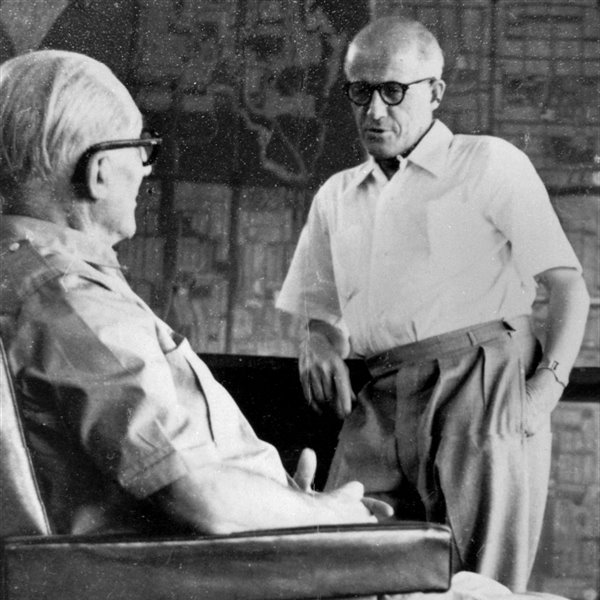 Cassina homenajea a Pierre Jeanneret reeditando 4 piezas icónicas