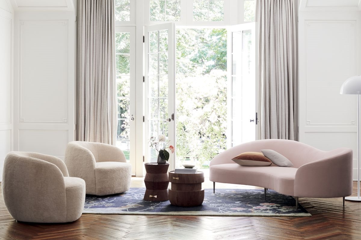 En 2018 lanzó una colección de muebles compuesta por sofás, sillones, taburetes y algunos complementos