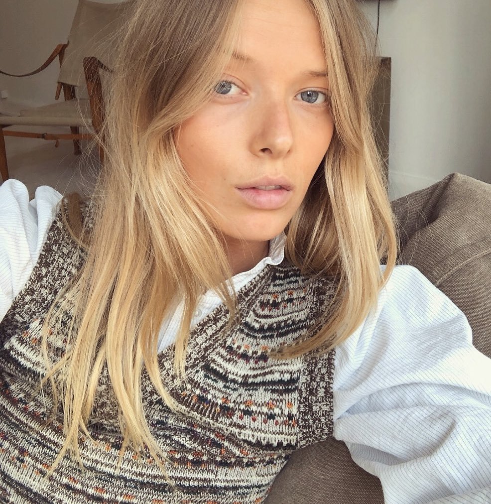 La melena rubia, los ojos hinchados y las ojeras sin camuflar