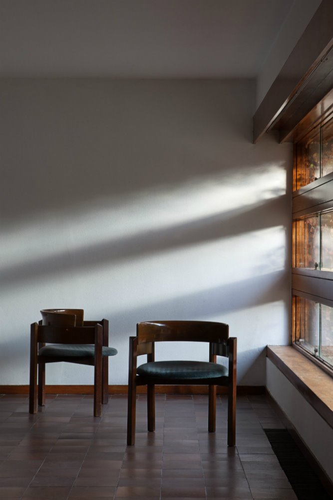 La exposición que el Madrid Design Festival dedica a la firma pone en relieve el papel que la familia Huarte ejerció en el contexto industrial, artístico y arquitectónico del país. 