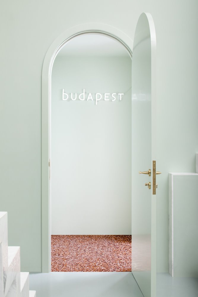 puerta the budapest cafe