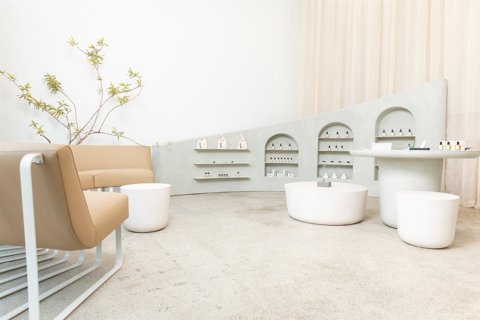 nueva tienda noto de cosmeticos en los angeles