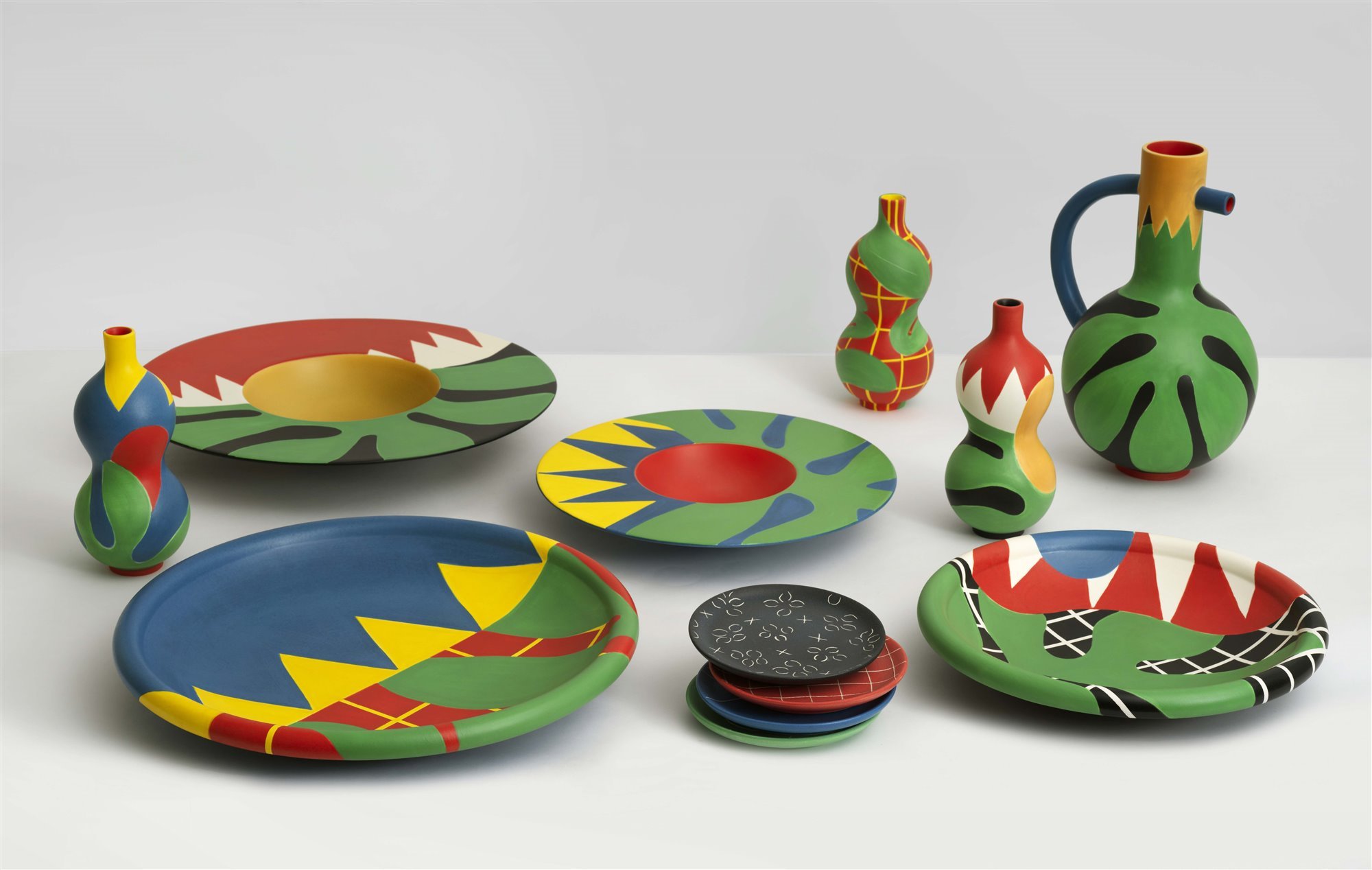vajilla la musique de platos platillos y jarrones de Maison Matisse