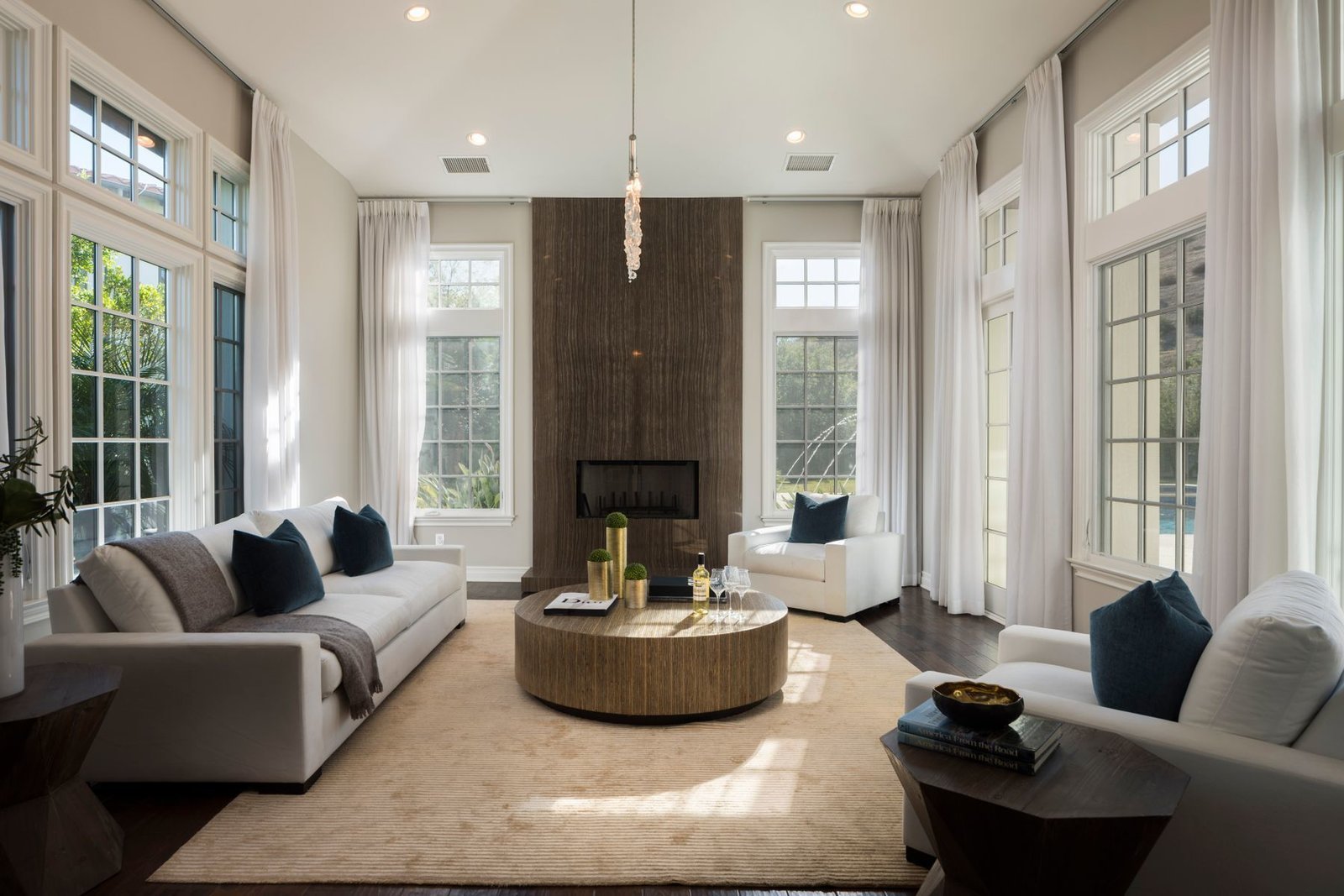 casa de katie holmes salon