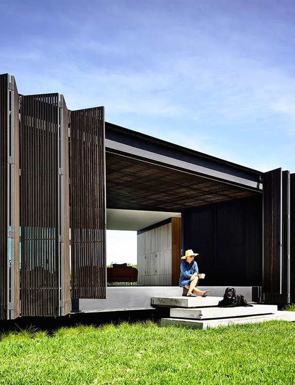 Una moderna cabaña de arquitectura espectacular con vistas a la playa