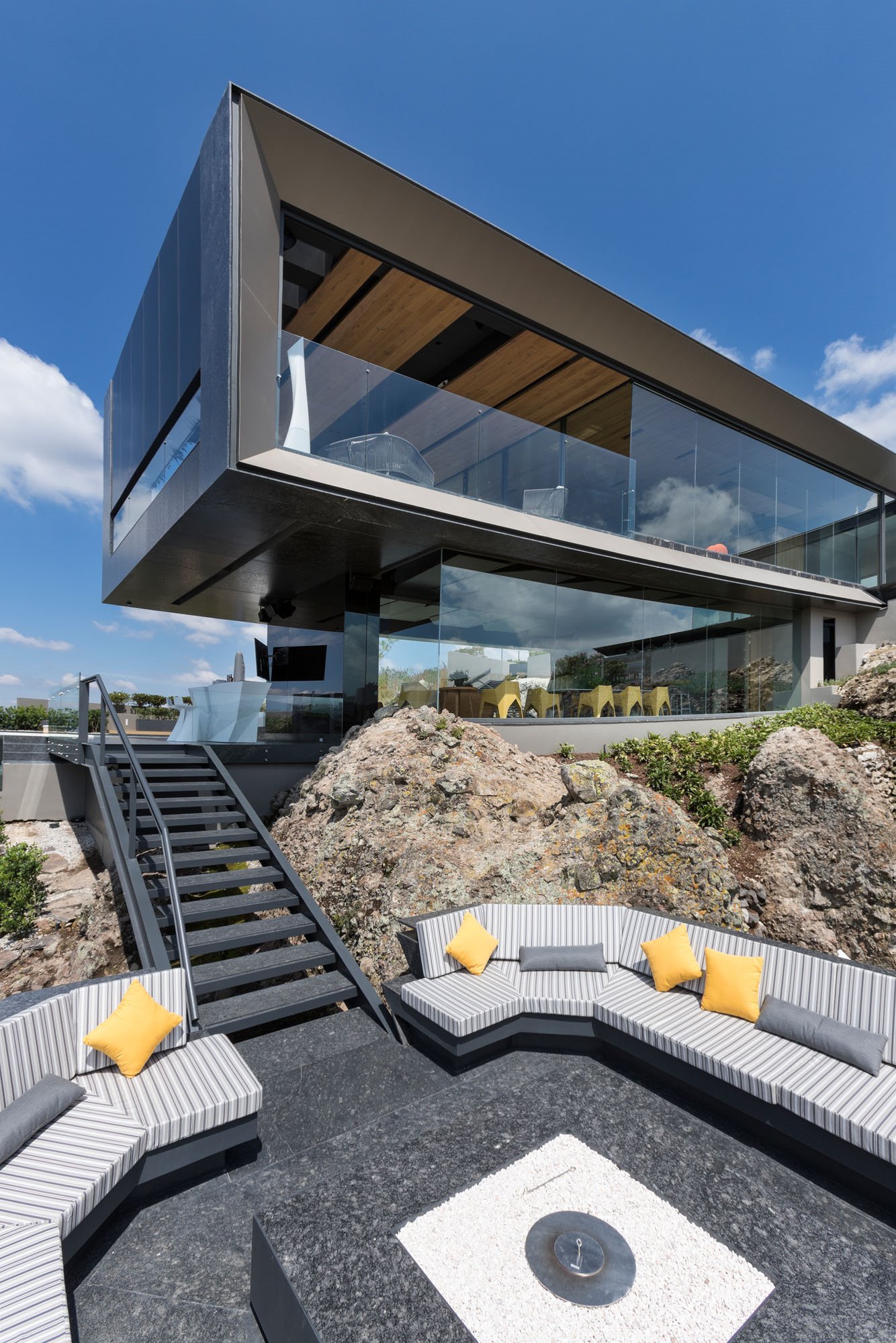 Exterior  de Casa la Roca por RRZARQUITECTO-VONDOM 